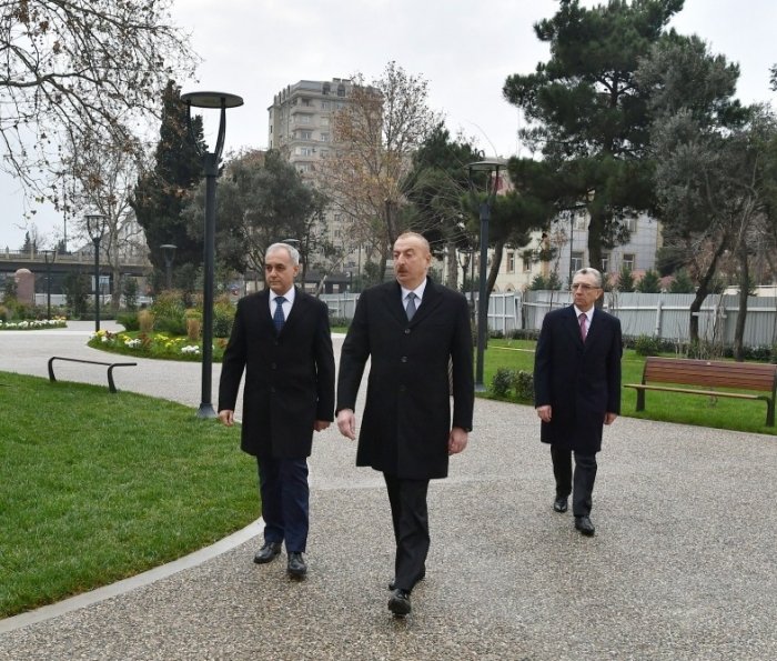  President Ilham Aliyev viewed reconstruction work of another park in Baku -  PHOTOS  