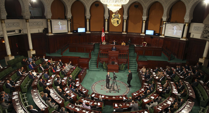 الصراع يشتد داخل البرلمان التونسي ومخاوف من عدم المصادقة على قانون المالية
