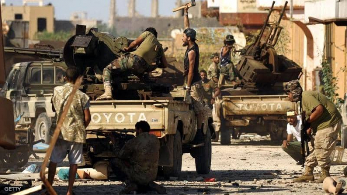 الجيش الليبي يحذر من نقل أسلحة بطائرات مدنية.. ويتوعد بالرد