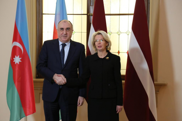   Mammadyarov rencontre la présidente du Parlement de la République de Lettonie  