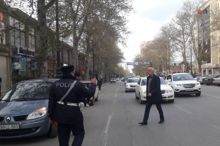    Bakı polisi piyadalara müraciət edib   