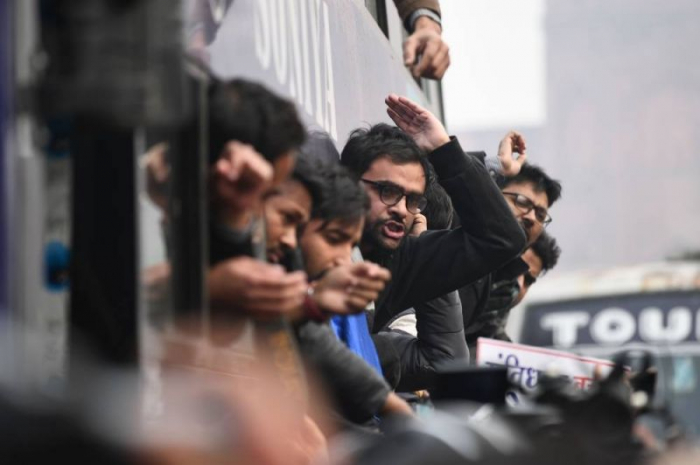  Manifestations en Inde :   réseaux mobiles suspendus dans des parties de New Delhi