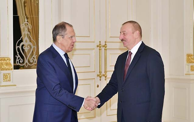  Ilham Aliyev recibe al ministro de Asuntos Exteriores de Rusia 