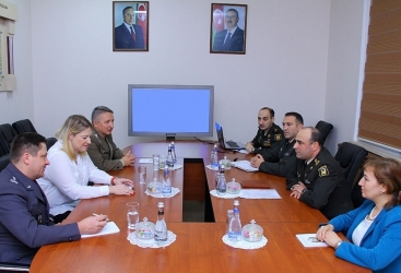   Expertos militares azerbaiyanos y polacos se reúnen en Bakú  
