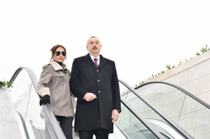  Präsident Ilham Aliyev weiht zentrale Boulevardstraße in Baku White City ein  