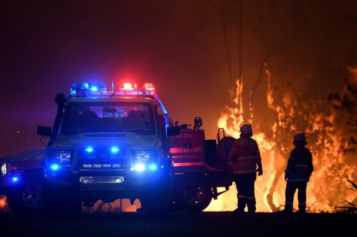 Australian firefighters worry about wildfires approaching Sydney  