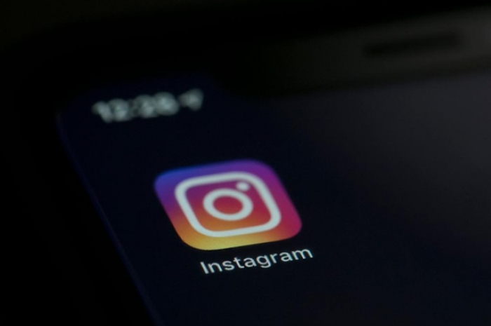 Instagram lutte contre le harcèlement et la désinformation