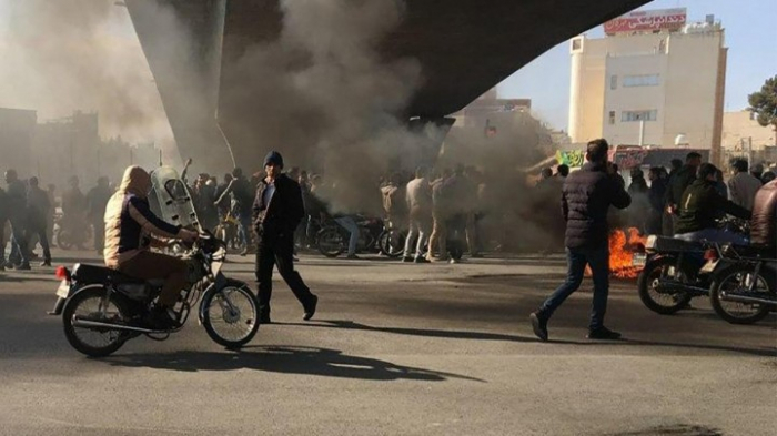   Über 200 Tote bei Unruhen im Iran  