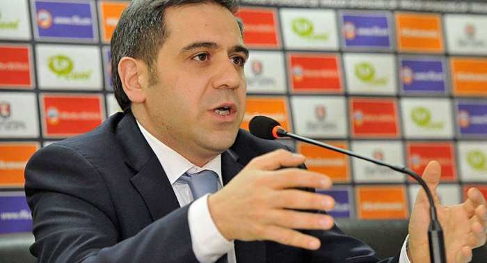 Ermənistan futbolu Melikbekyana tapşırıldı