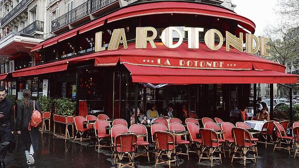   La célèbre brasserie parisienne La Rotonde touchée par un incendie  
