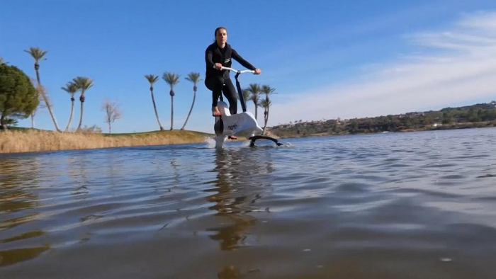 Voici le premier vélo aquatique au monde