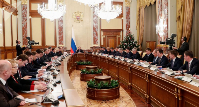   Le Premier ministre Medvedev annonce la démission du gouvernement russe  