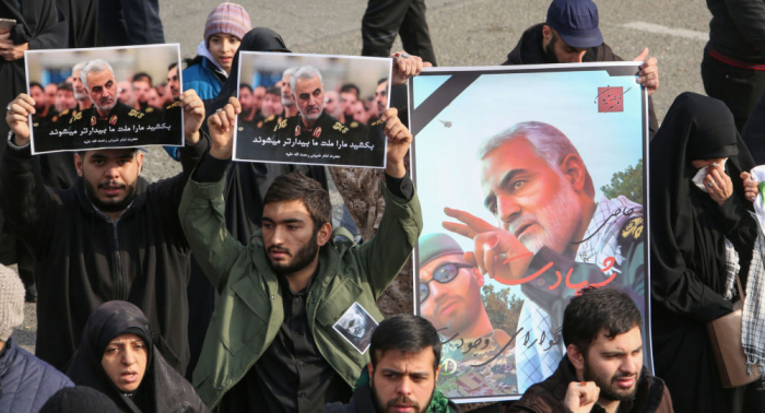 صحيفة: العراق سيتحول إلى ساحة قتال أمريكية إيرانية بعد مقتل سليماني