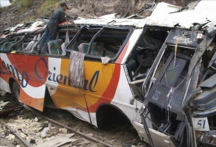 Ekvadorda avtobus qəzası:    5 ölü, 7 yaralı     
