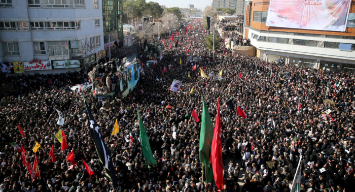 Comienza el entierro del general Soleimani en la ciudad iraní de Kermán