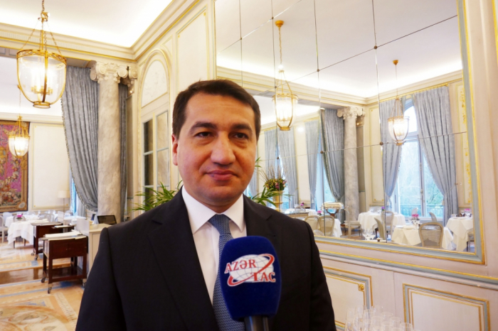   Hikmet Hajiyev:  La cooperación entre Azerbaiyán y Francia se desarrolla en diferentes direcciones 