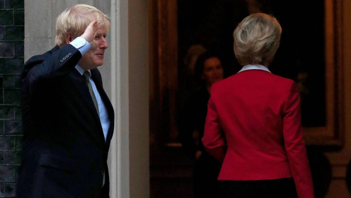Von der Leyen cuestiona los plazos del Brexit de Johnson