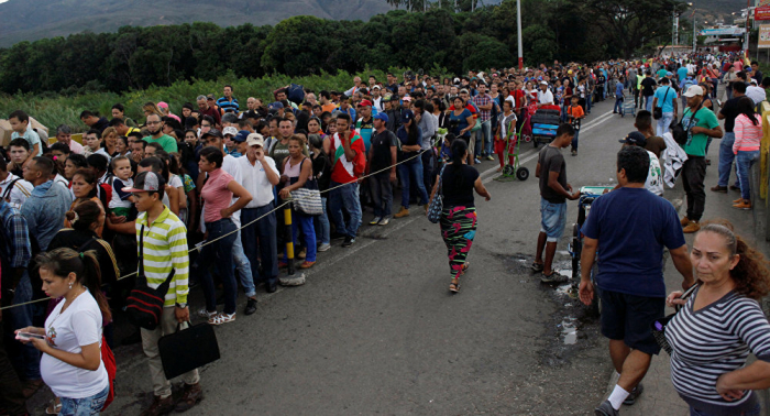 Crece flujo de viajeros por pasos fronterizos con Venezuela