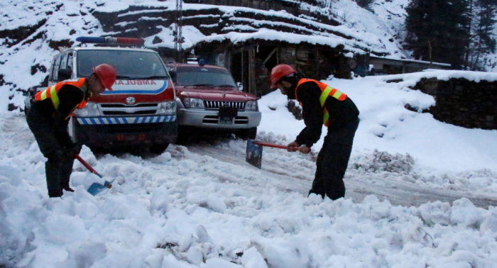   Casi un centenar de muertos por intensas nevadas y lluvias en Pakistán  