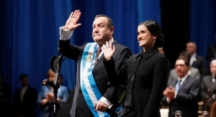 Congreso jura a Alejandro Giammattei como presidente de Guatemala