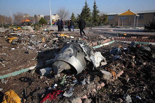     Avion abattu:   Kiev demande à Téhéran de lui donner les boîtes noires  