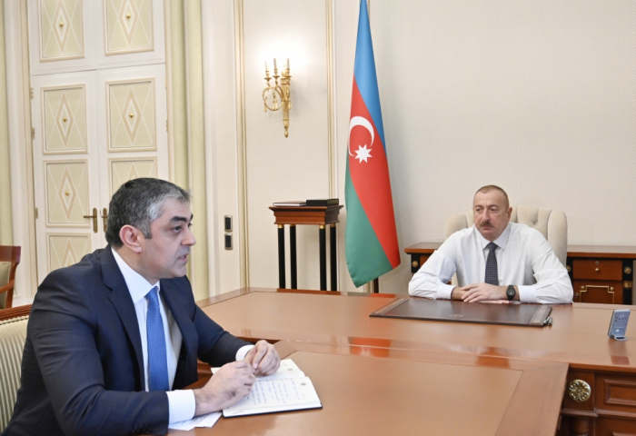   Presidente Ilham Aliyev recibe al ministro de Transporte, Comunicaciones y Altas Tecnologías  