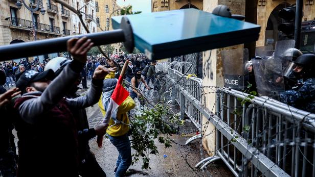 Liban : affrontements violents entre police et manifestants