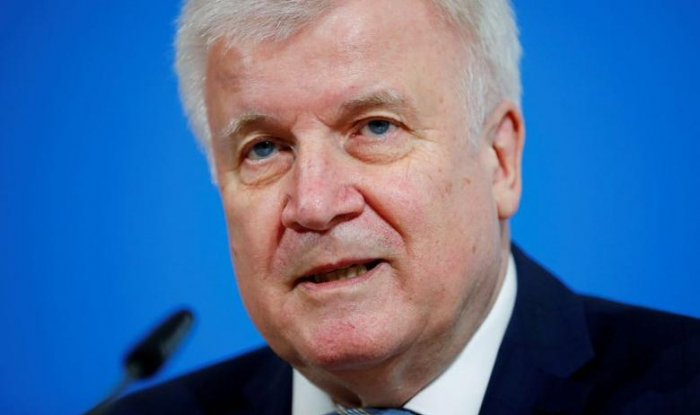 Seehofer verbietet rechtsextreme Gruppe Combat 18