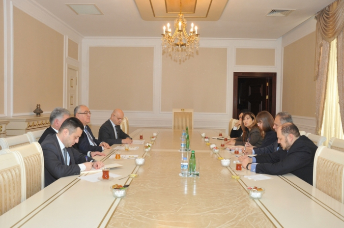  Une délégation de la Banque mondiale a été à la Cour suprême azerbaïdjanaise 