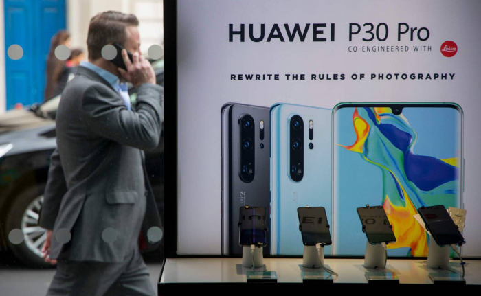 El Reino Unido permitirá a Huawei operar en su red 5G a pesar de la presión de EE UU por bloquear la firma china
