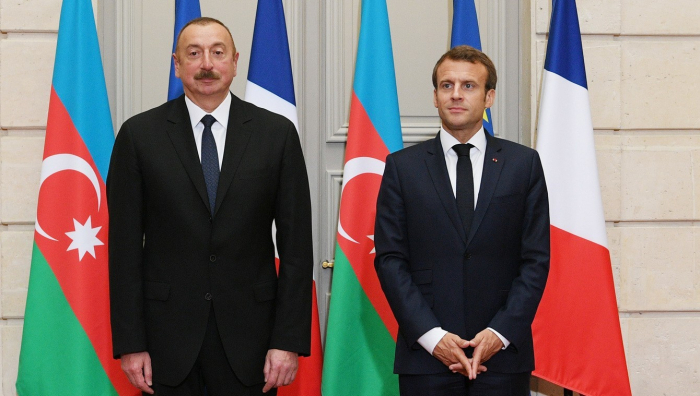   Emmanuel Macron llama por teléfono a Ilham Aliyev  