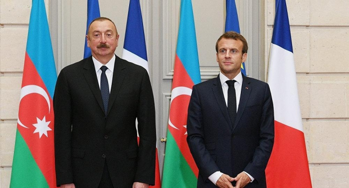   Präsidenten Aserbaidschans und Frankreichs erörtern Fragen der bilateralen Beziehungen und der Beilegung des Karabach-Konflikts  