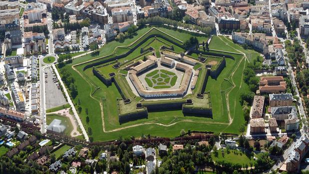   Los secretos de la fortaleza de Jaca:   la historia del Pentágono español