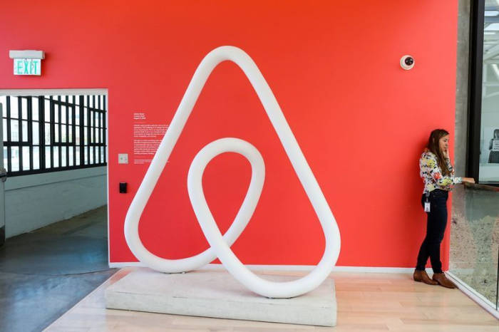 Airbnb backs creation of EU digital regulator after court win