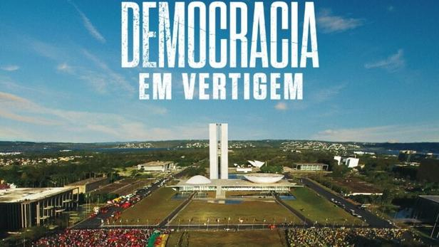 Jair Bolsonaro fustige le documentaire brésilien nommé aux Oscars