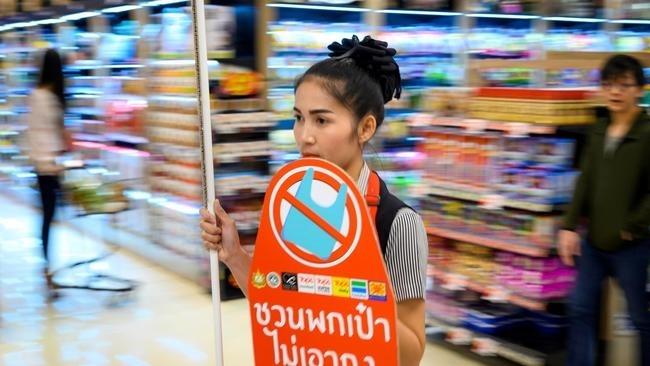 Thai retailers ban single-use plastic bags