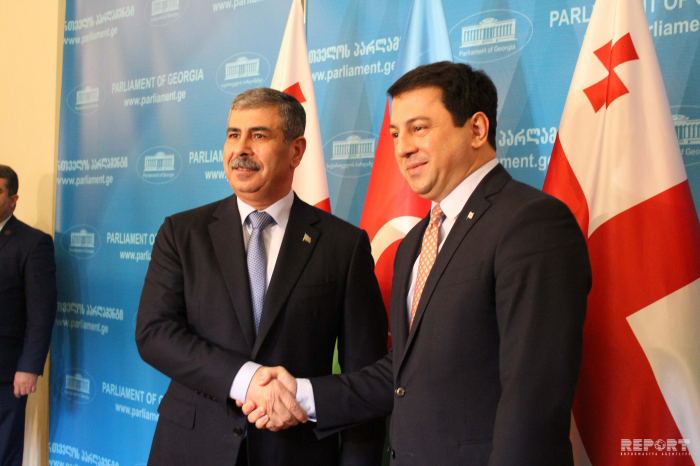  Zakir Hassanov rencontre le président du Parlement géorgien -  PHOTO  
