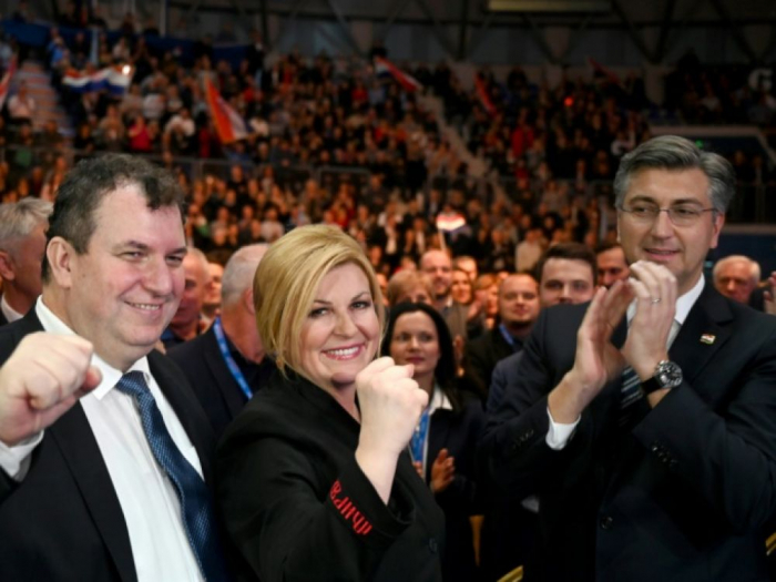   Croatie:   la présidente sortante doit convaincre la droite dure face à la gauche