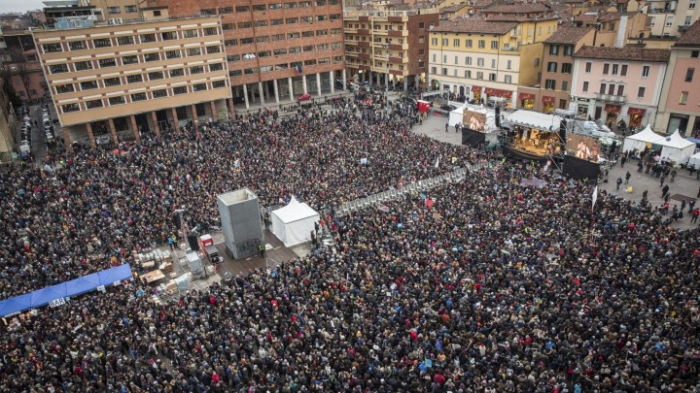 Zehntausende protestieren gegen rechtsradikale Lega