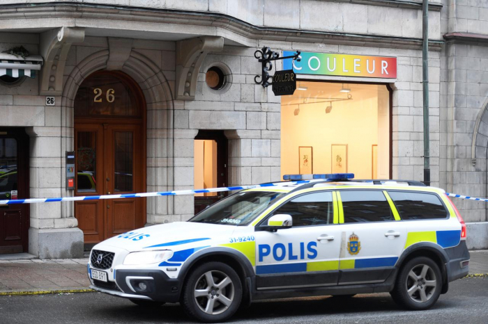 Thieves steal Dali works in Stockholm smash and grab raid