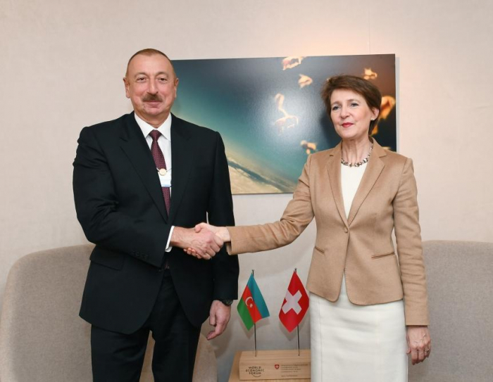  Entretien des présidents azerbaïdjanais et suisse à Davos - PHOTO
