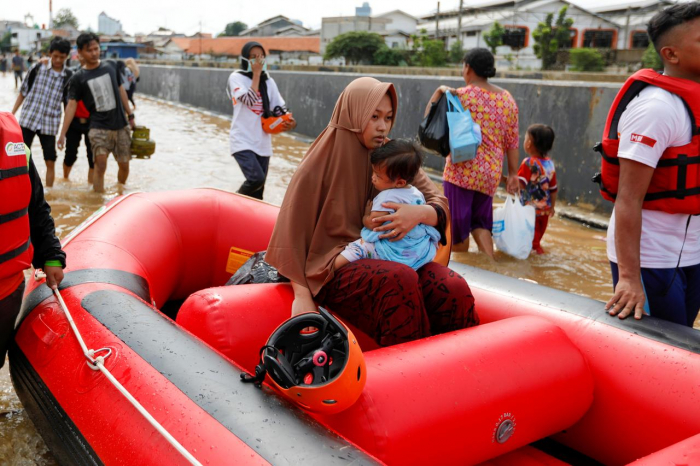   Indonesia plans cloud seeding to halt rain, floods death toll rises to   43    