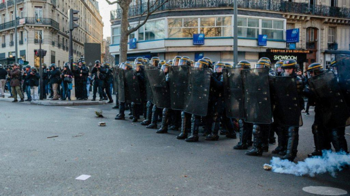    Manifestation non déclarée à Paris:   quelques heurts avenue de l