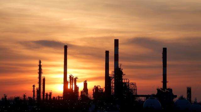 Oil rises after Baghdad rocket attack jangles nerves