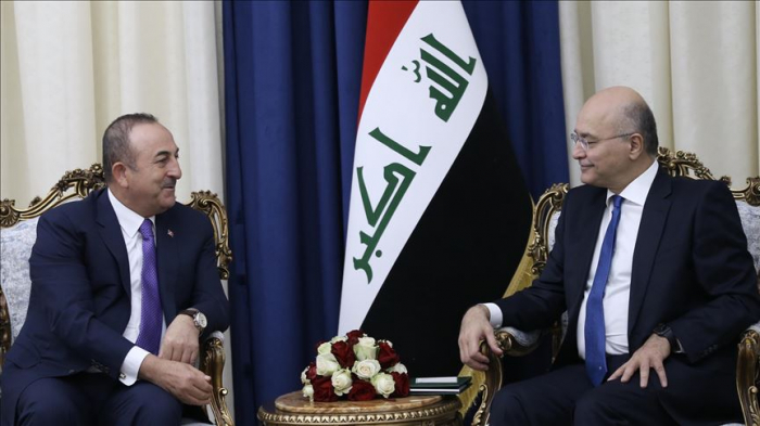 Le Chef de la diplomatie turque rencontre le Président irakien à Bagdad