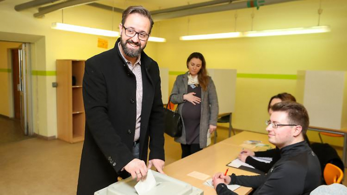 CDU-Herausforderer gewinnt ersten Wahlgang bei Oberbürgermeisterwahl