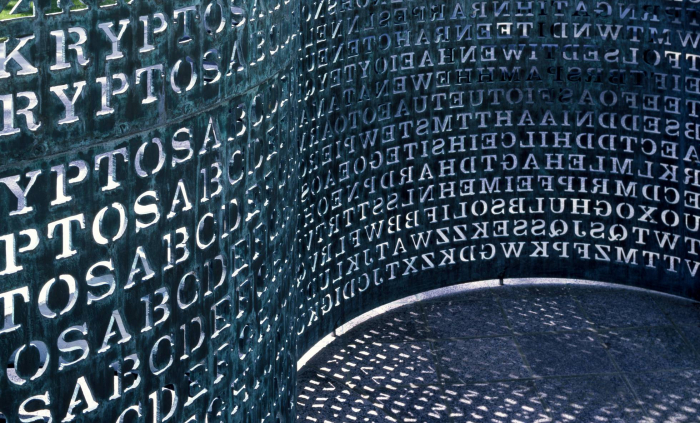 Nueva pista para solucionar Kryptos, el gran enigma cifrado de la CIA