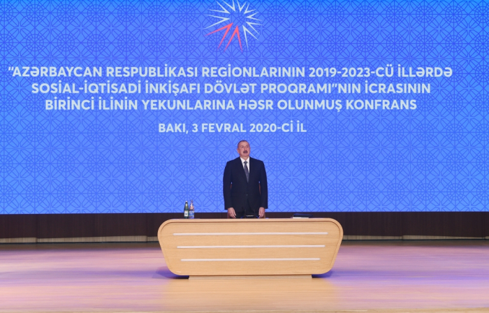  Präsident Ilham Aliyev nimmt an der Konferenz in Baku teil 