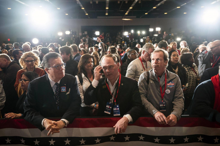 Los resultados de los ‘caucus’ de Iowa se retrasan por incongruencias en los datos