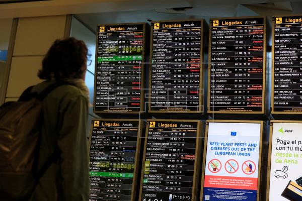 Aeropuerto Madrid Barajas empieza a operar tras cierre espacio aéreo por dron